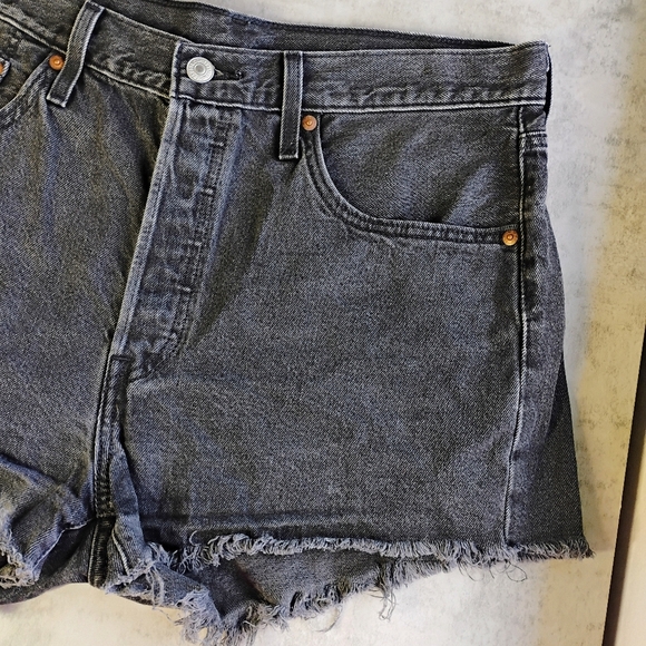 Levi's 501 Distressed Denim Shorts Women's 31 Waist Black Button Fly High Rise - Picture 3 of 13